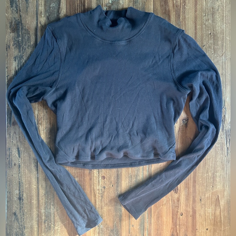 Lululemon Women's Black Long Sleeve Open Back Mock Neck Top - Picture 3 of 10